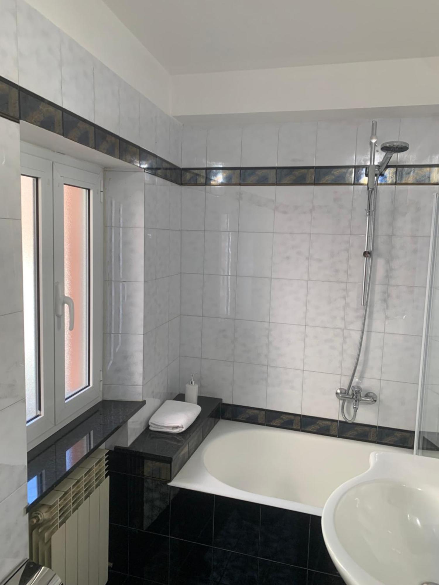 The First Colombo Brignole XX Settembre Appartement Genua Buitenkant foto