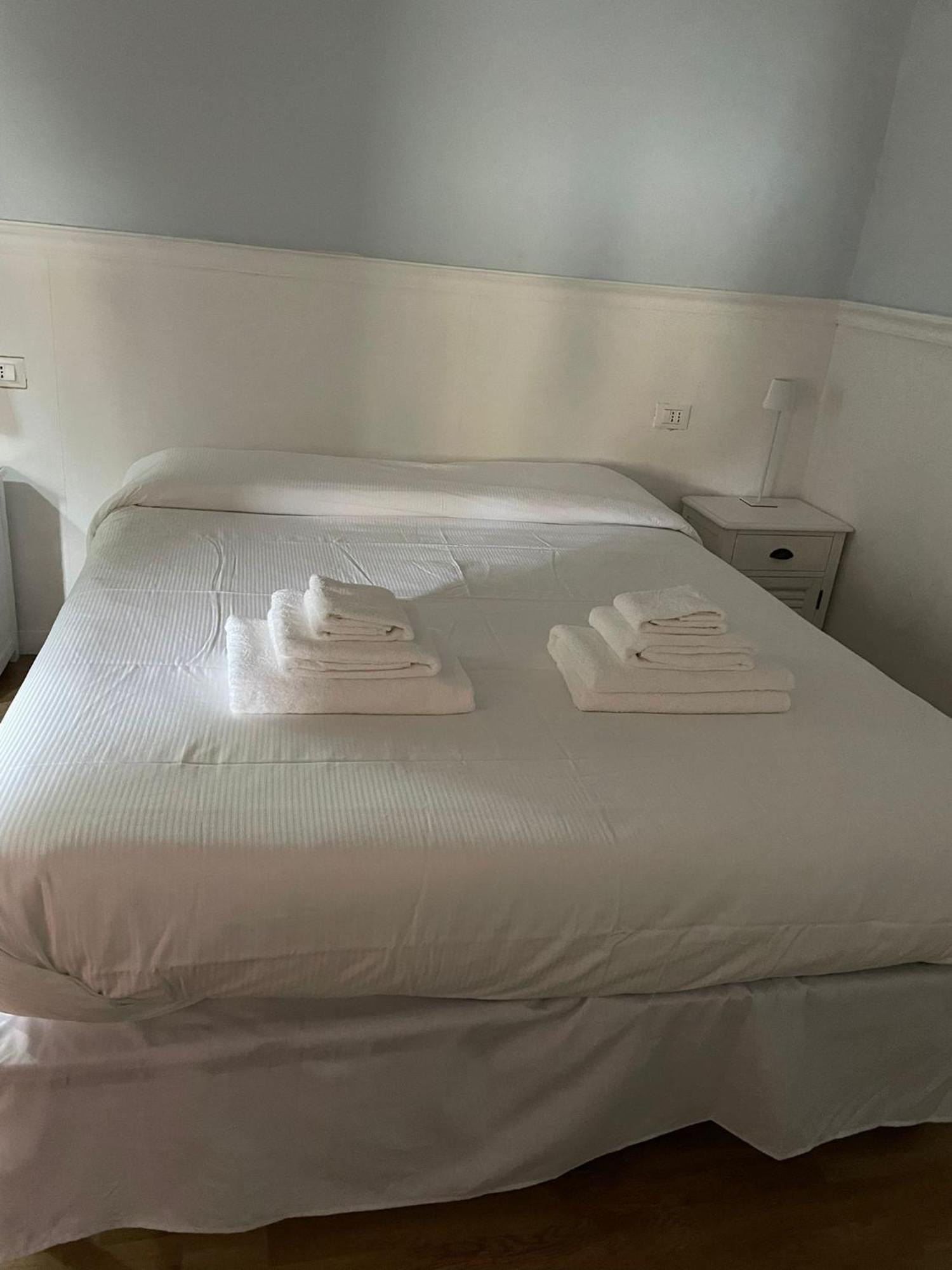 The First Colombo Brignole XX Settembre Appartement Genua Buitenkant foto